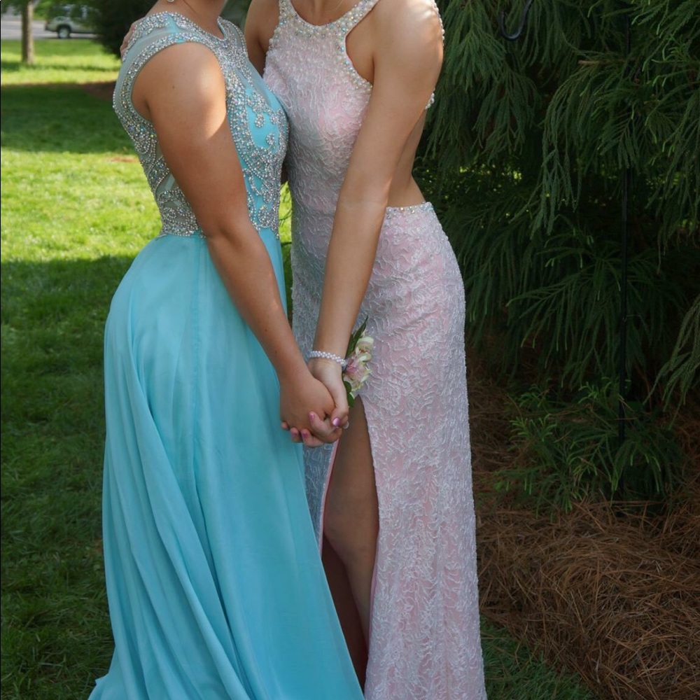 Prom dress - Picture 3 of 8